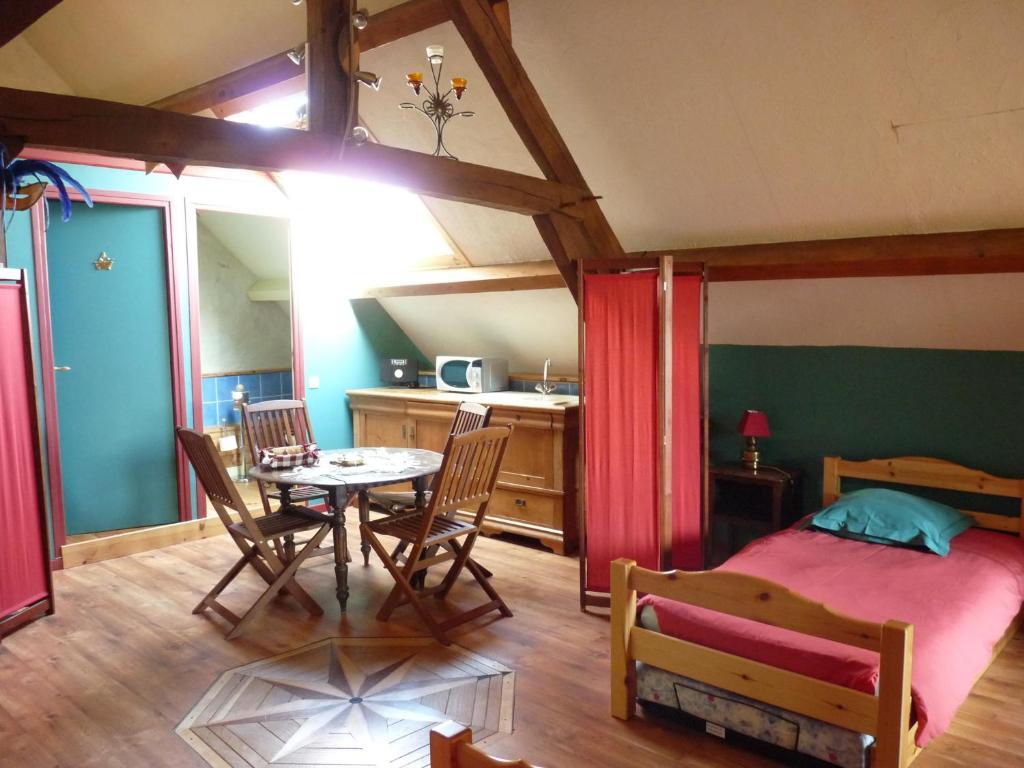 特洛特恩住宿加早餐旅馆 Martigny-le-Comte 客房 照片