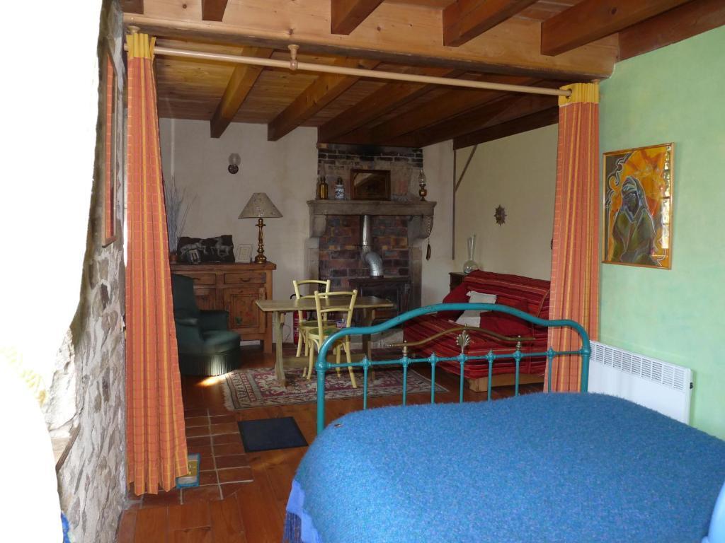 特洛特恩住宿加早餐旅馆 Martigny-le-Comte 客房 照片