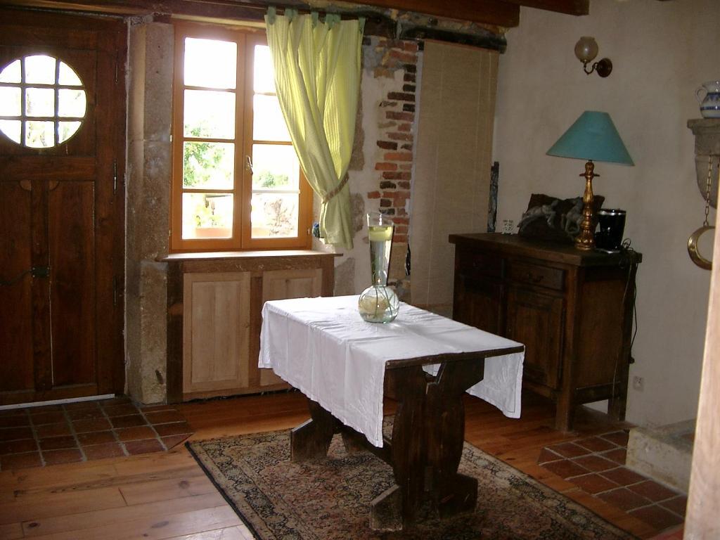 特洛特恩住宿加早餐旅馆 Martigny-le-Comte 客房 照片